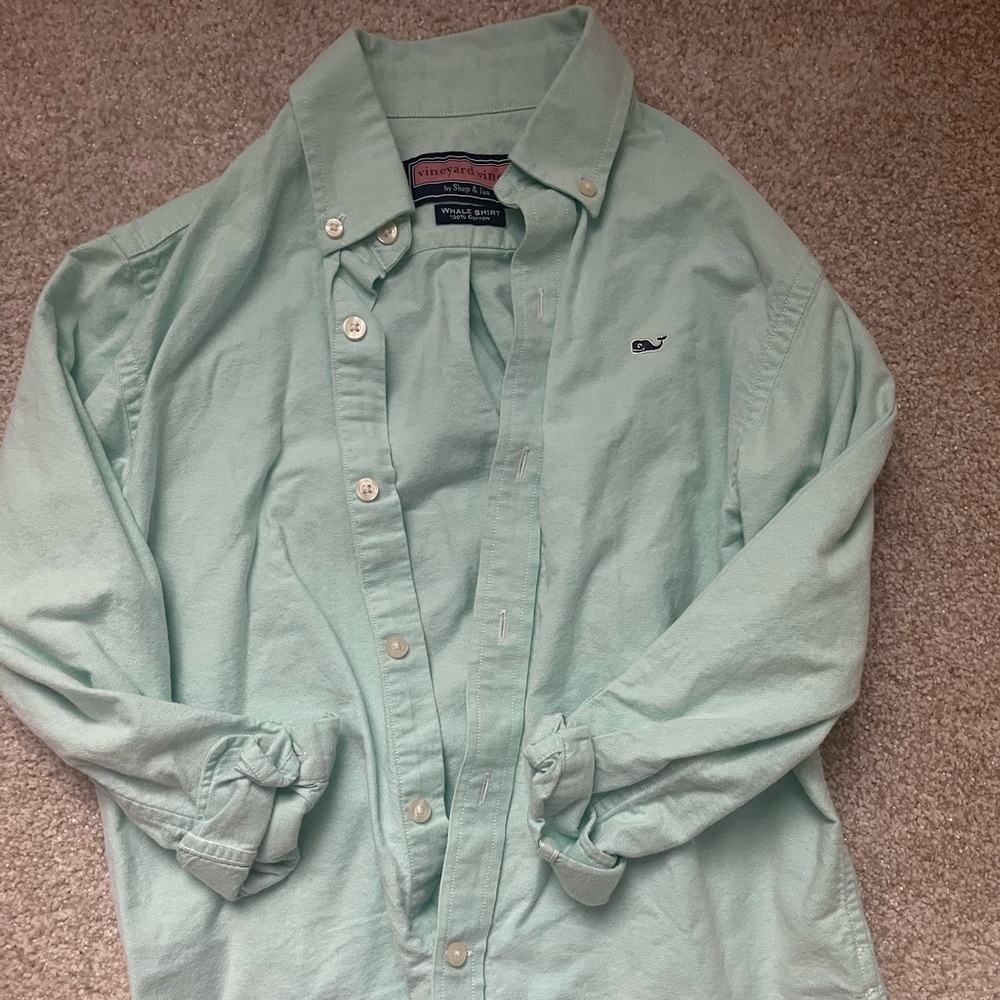 EUC Vineyard Vines Boys LS button down shirt